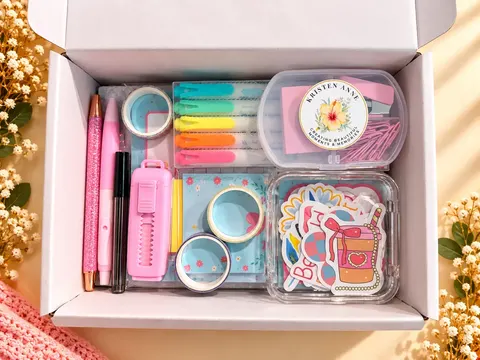 'Happy Little Hearts' Deluxe Stationery Gift Box